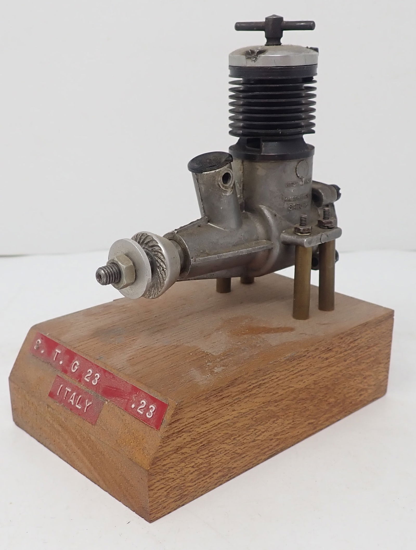 Super Tigre .23 Model Diesel Engine: Shipping available