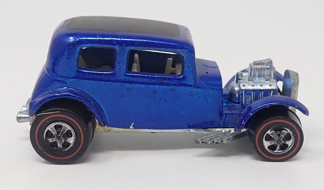 1968 Hot Wheels Redline Classic 32 Ford Vicky (1 of 6)