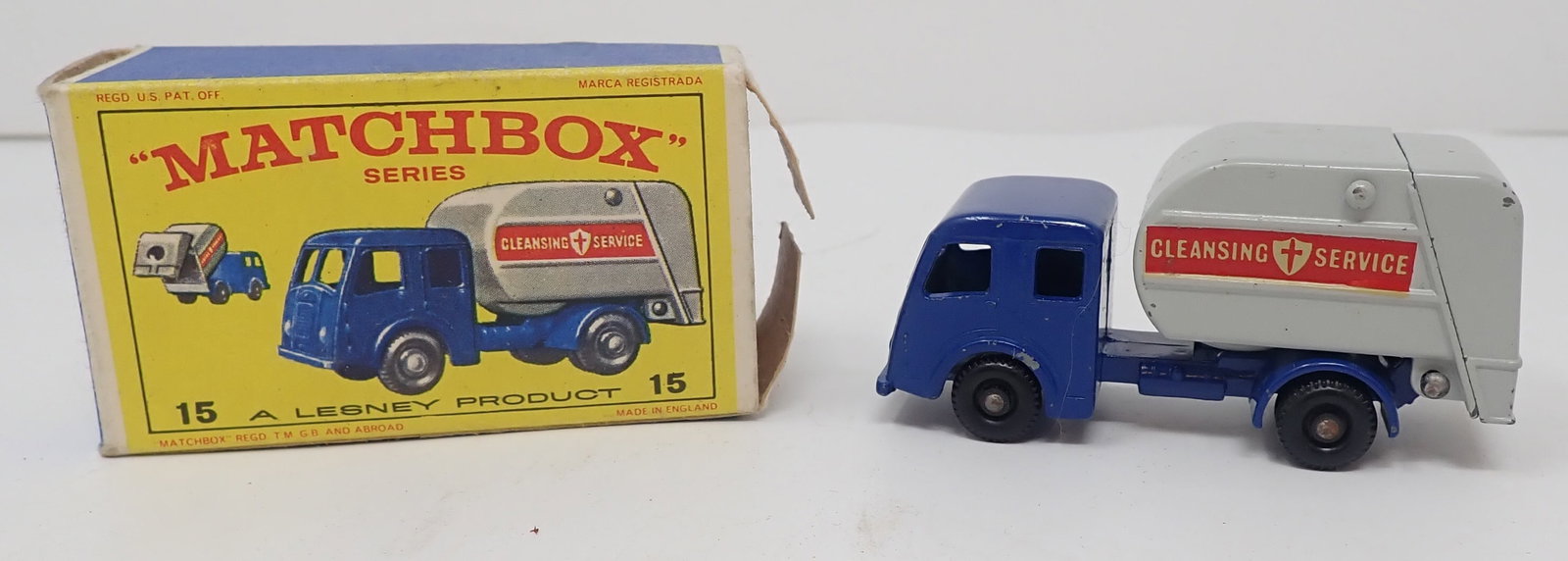 Matchbox Tippax Refuse Collector No. 15: Shipping available