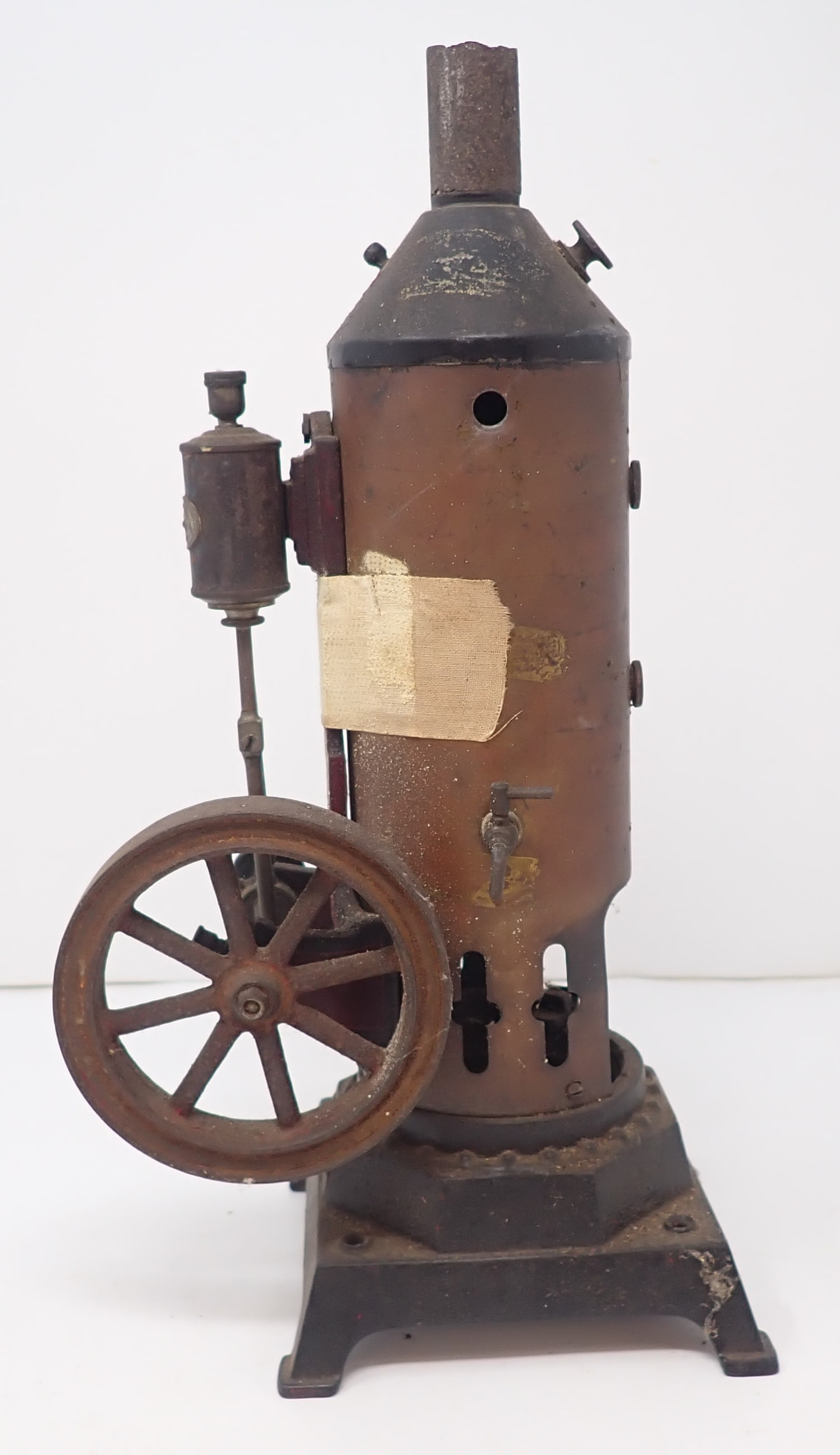 E. Plank Cosmos Vertical Steam Engine: Apprx 12" tall. Shipping available