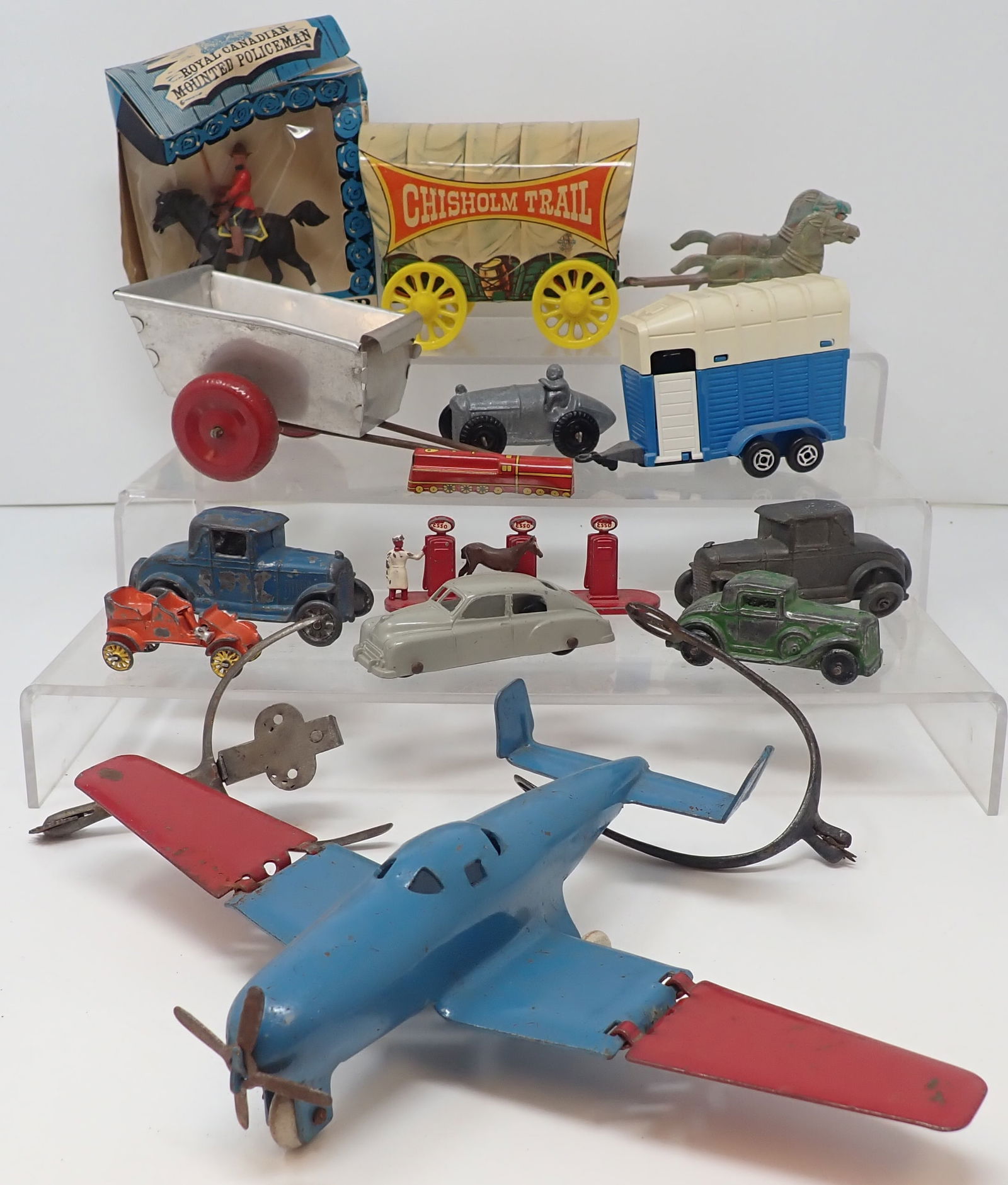 Mixed Lot of Toys: Airplane is apprx 8 1/2" x 6". Shipping available