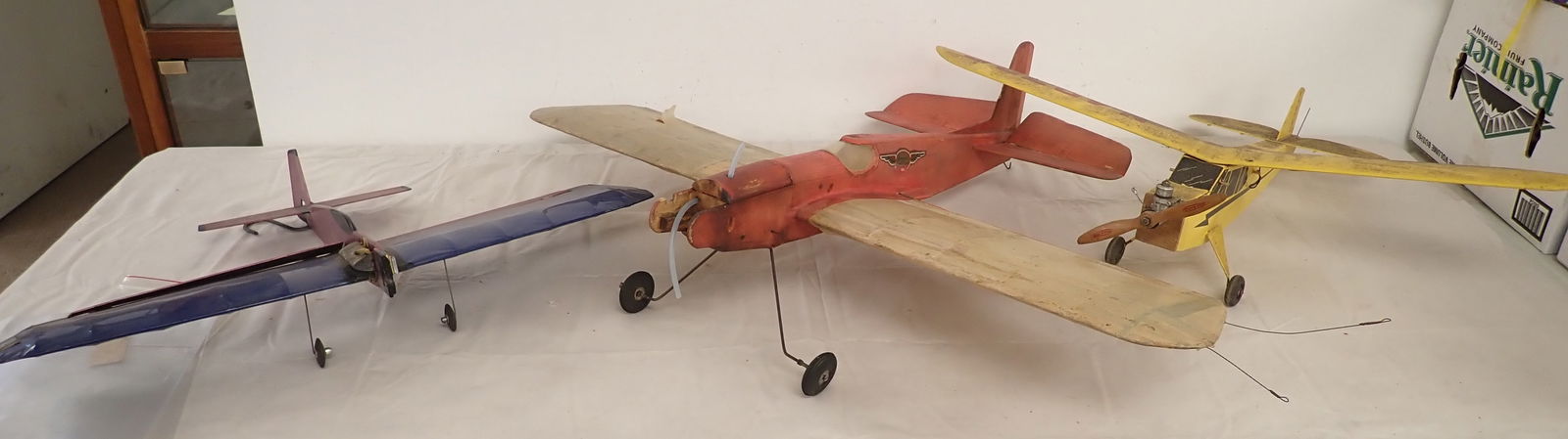 Model Airplanes: Largest is apprx 36" x 28". No. in house shipping ! Must take all !