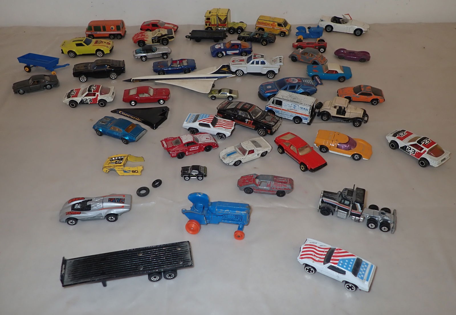 Matchbox , Hot Wheels , Tootsietoy , & Misc (1 of 8)