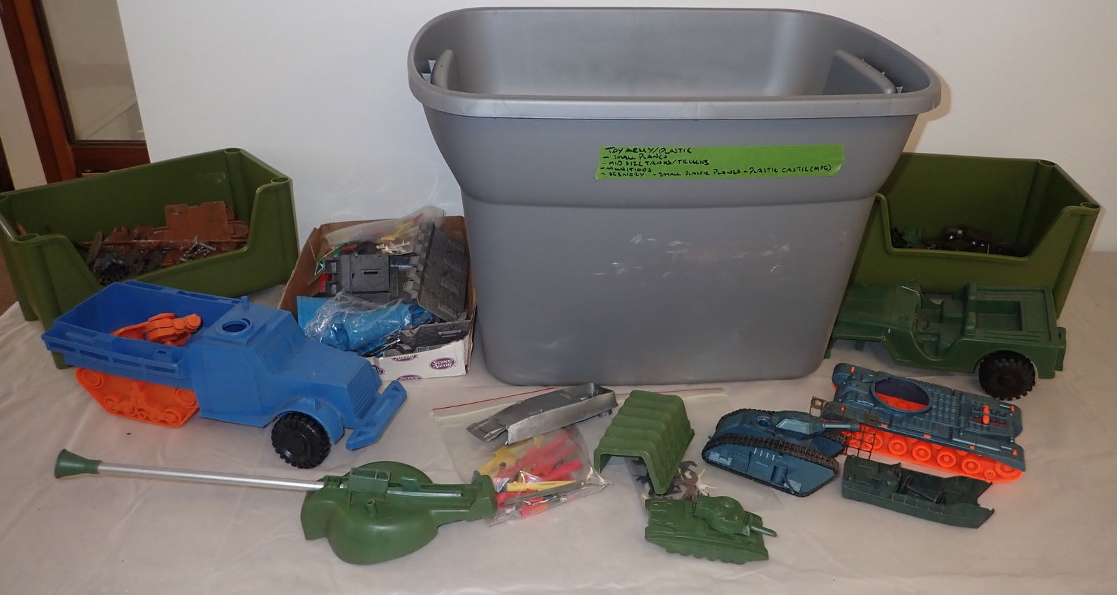 Plastic Army Toys & Misc: NO in house shipping !