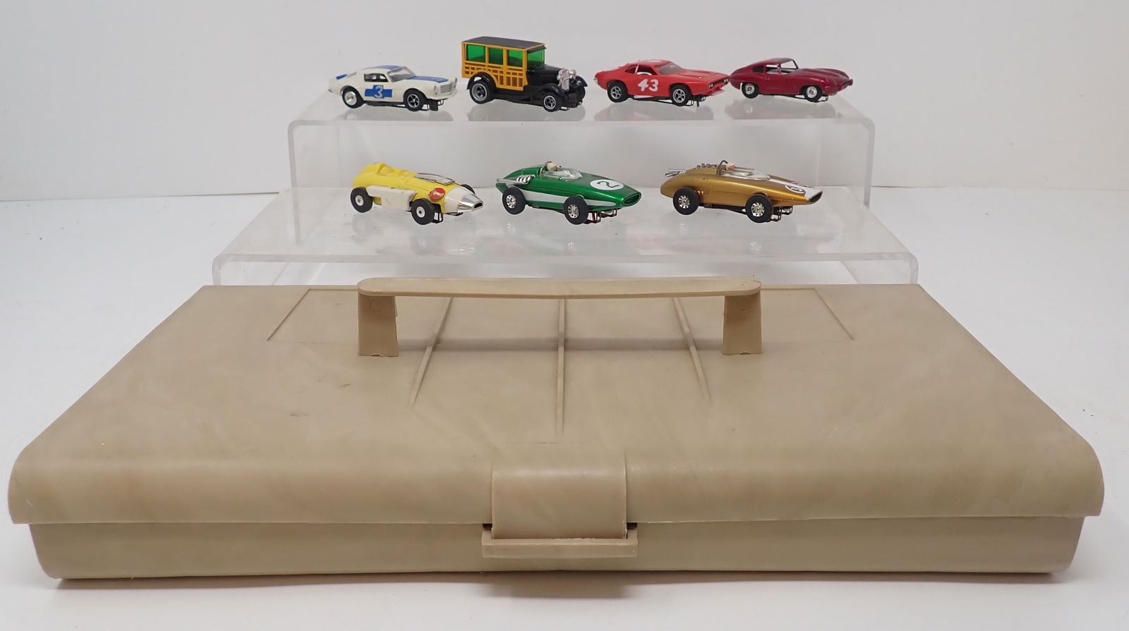 Slot Cars w/ Case & Misc: Shipping available