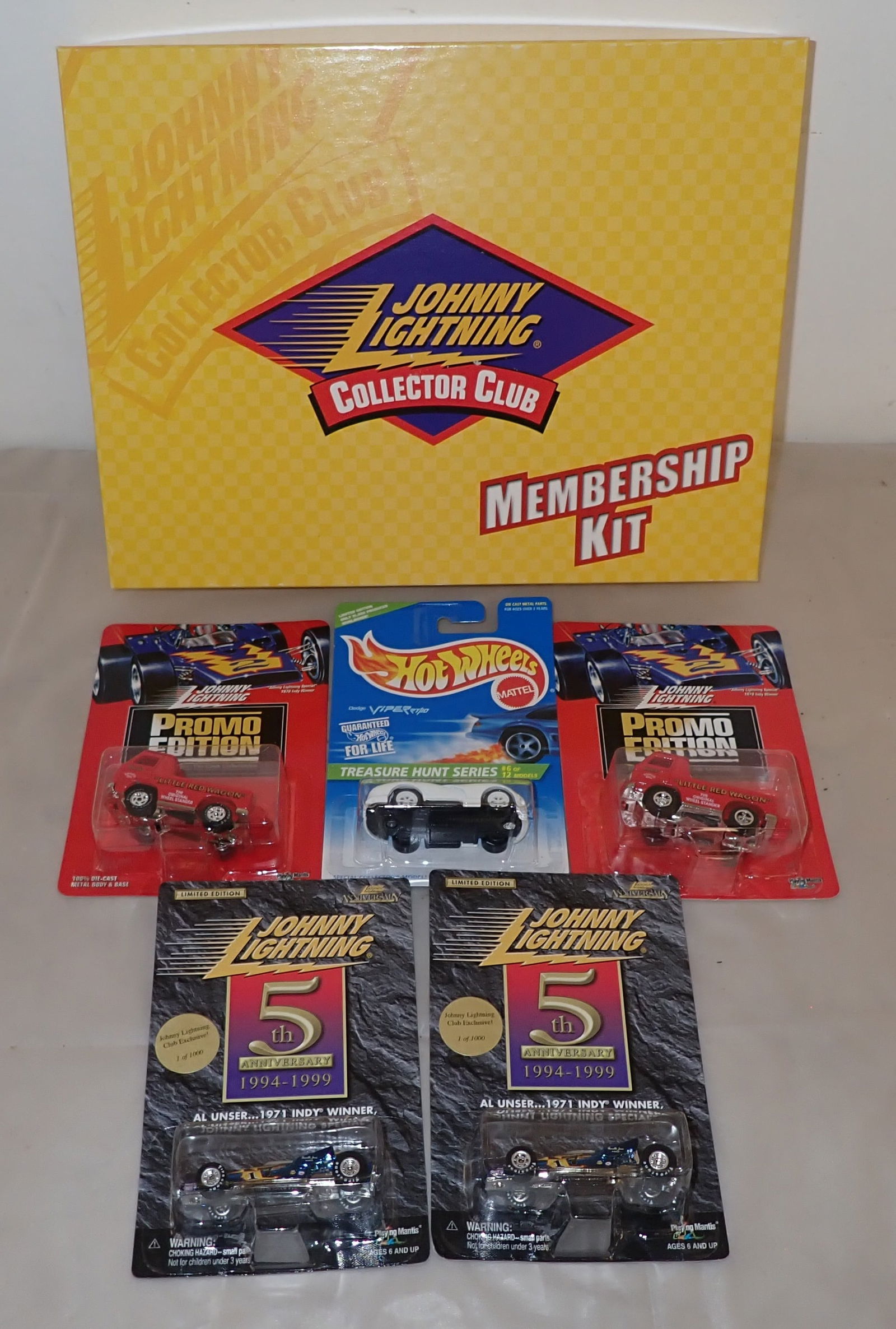 Johnny Lightning Membership Kit & Cars , Hot Wheels (1 of 5)