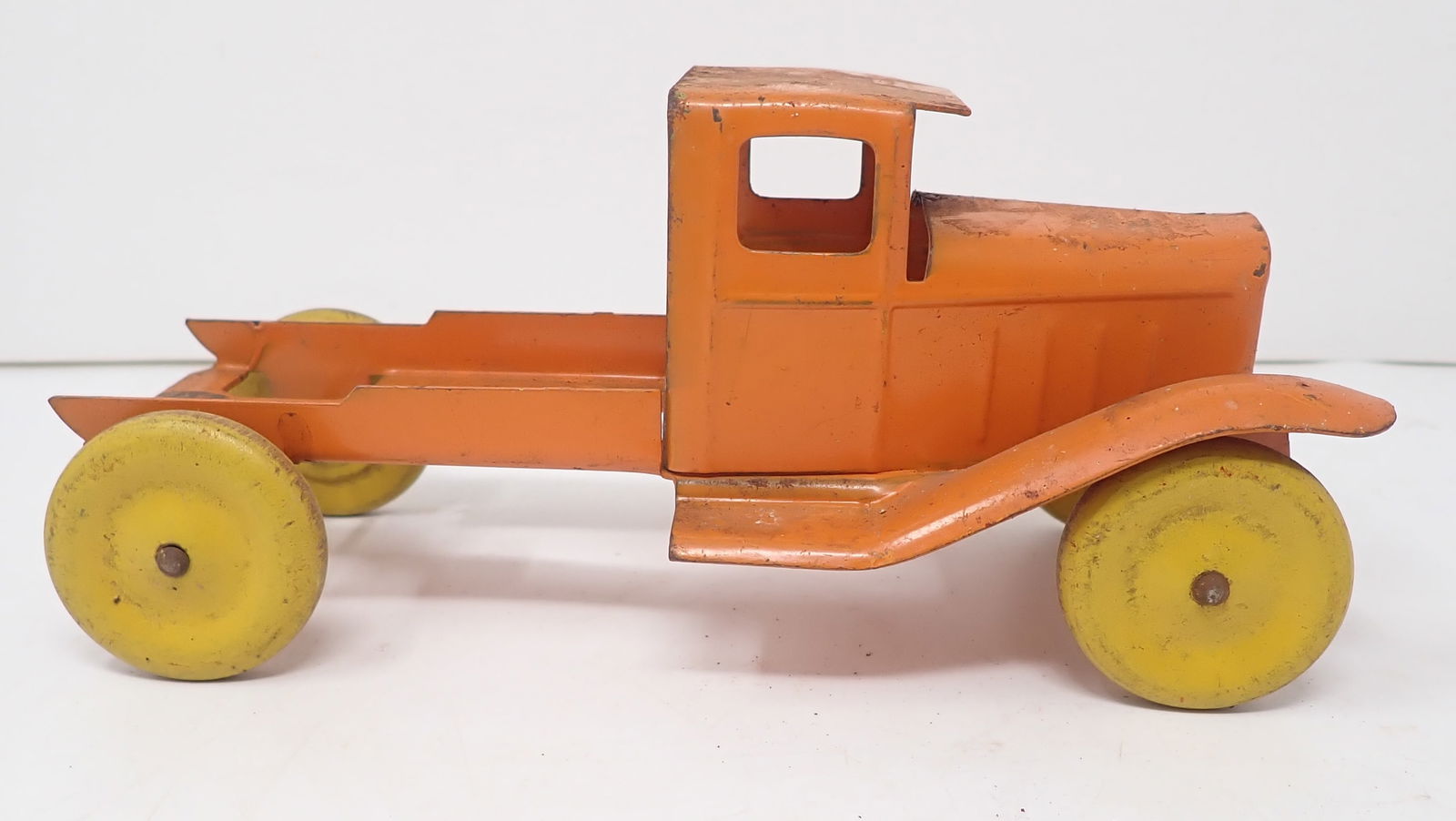 Wyandotte Pressed Steel Truck: Approx 8 1/4" long. Shipping available