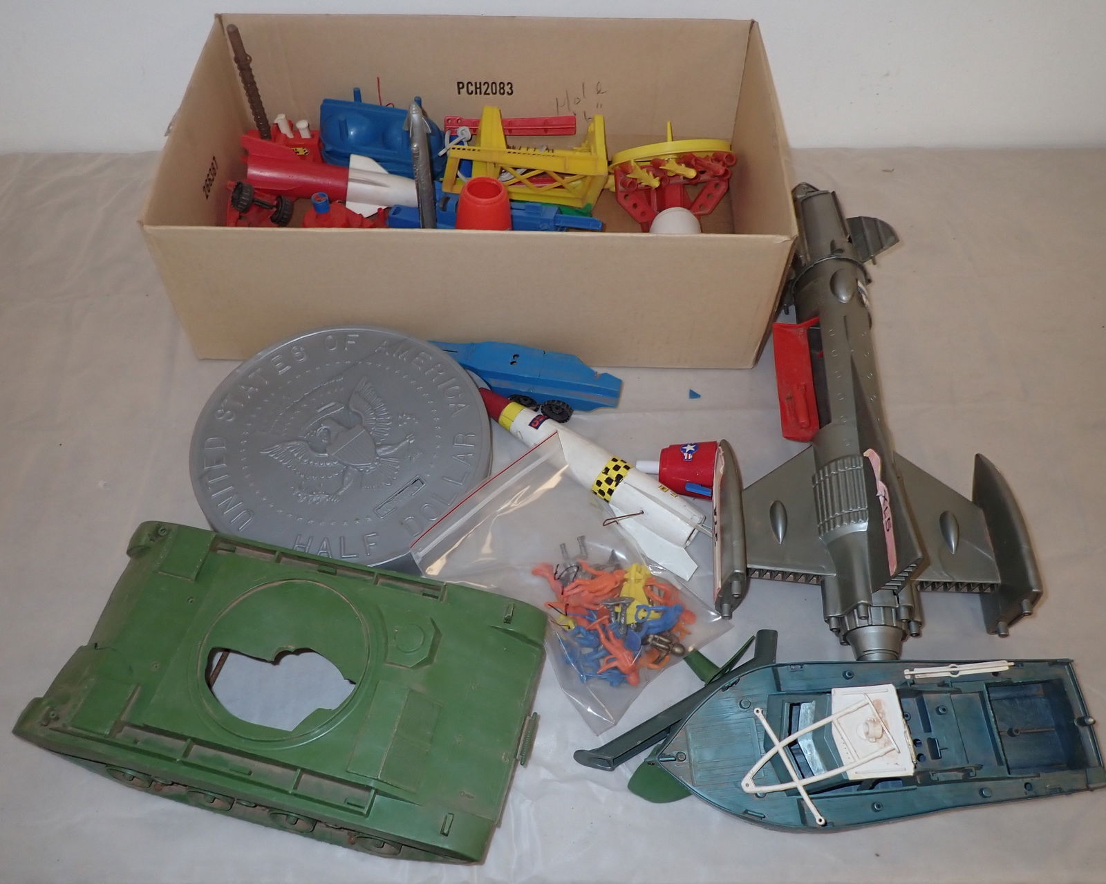 Misc Plastic Toys: NO in house shipping !