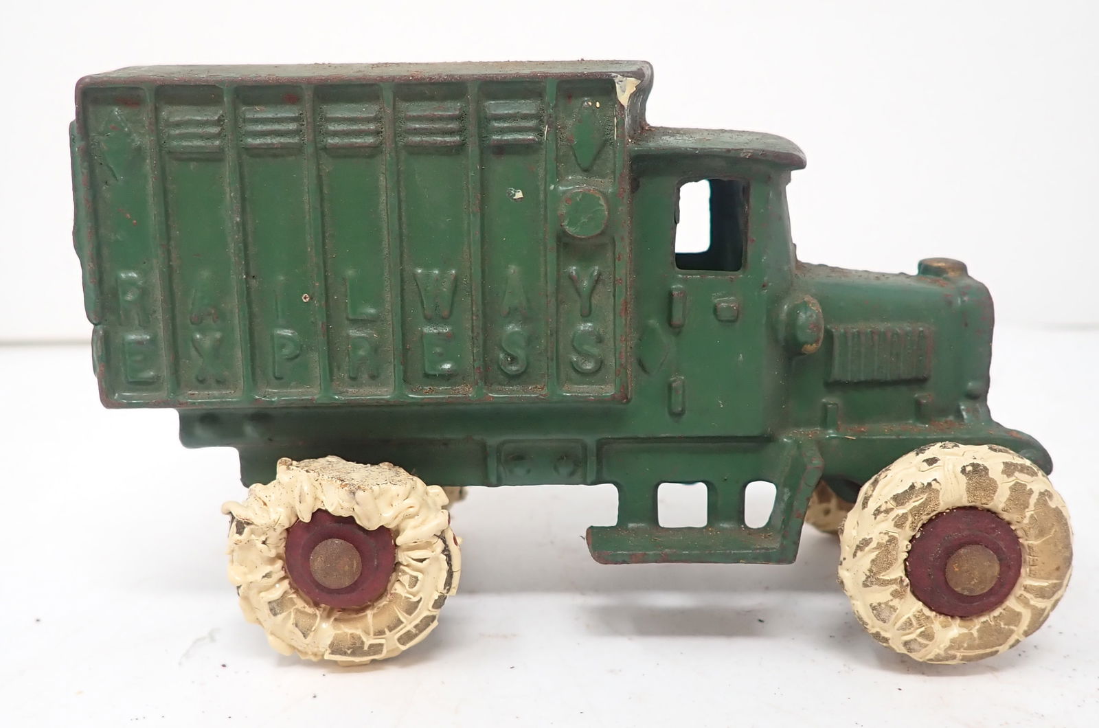 Hubley Cast Iron Railway Express Delivery Truck: Approx 5" long. Shipping available