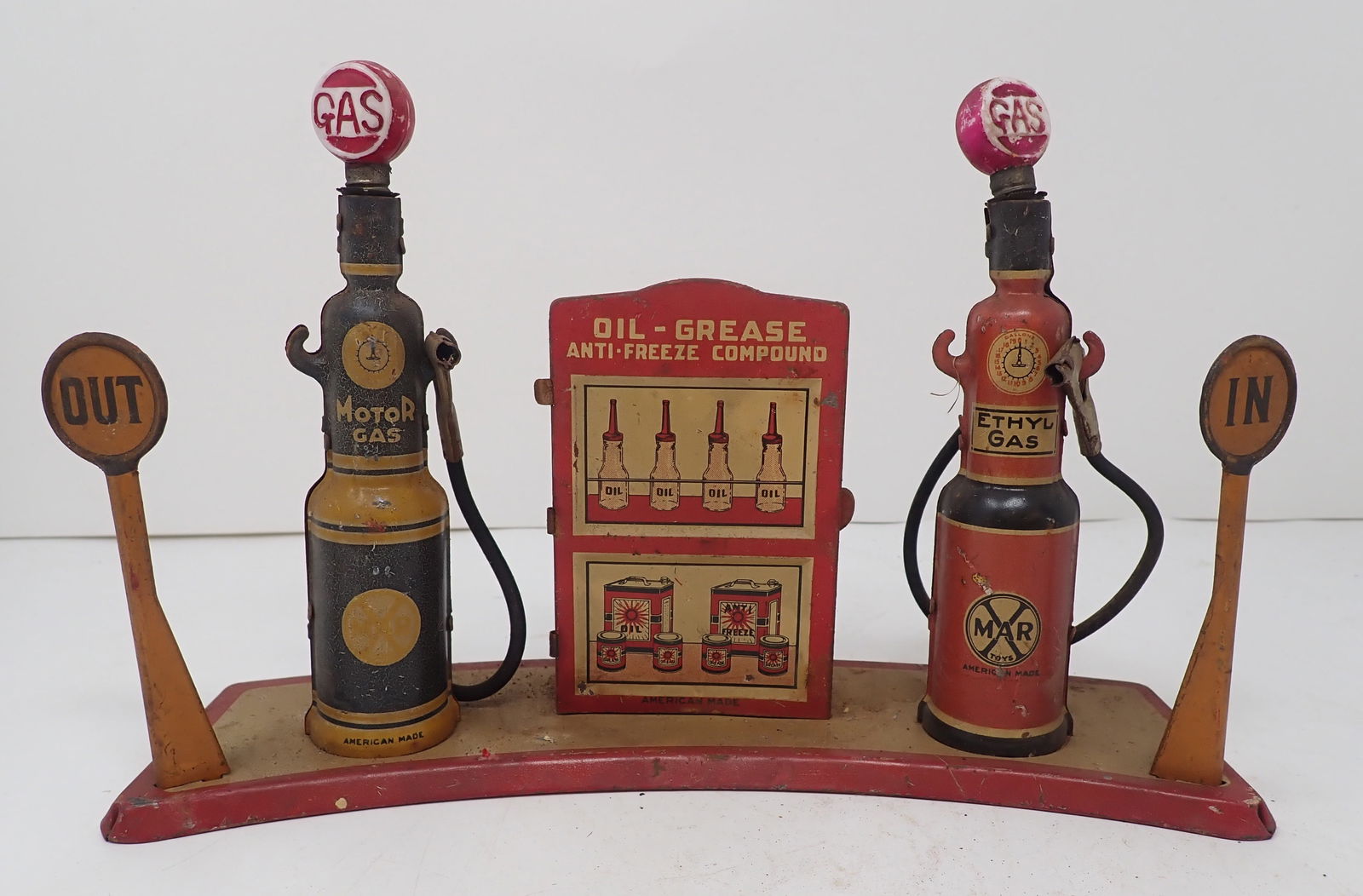 Marx Gas Pump w/ Lighted Glass Globes (1 of 6)