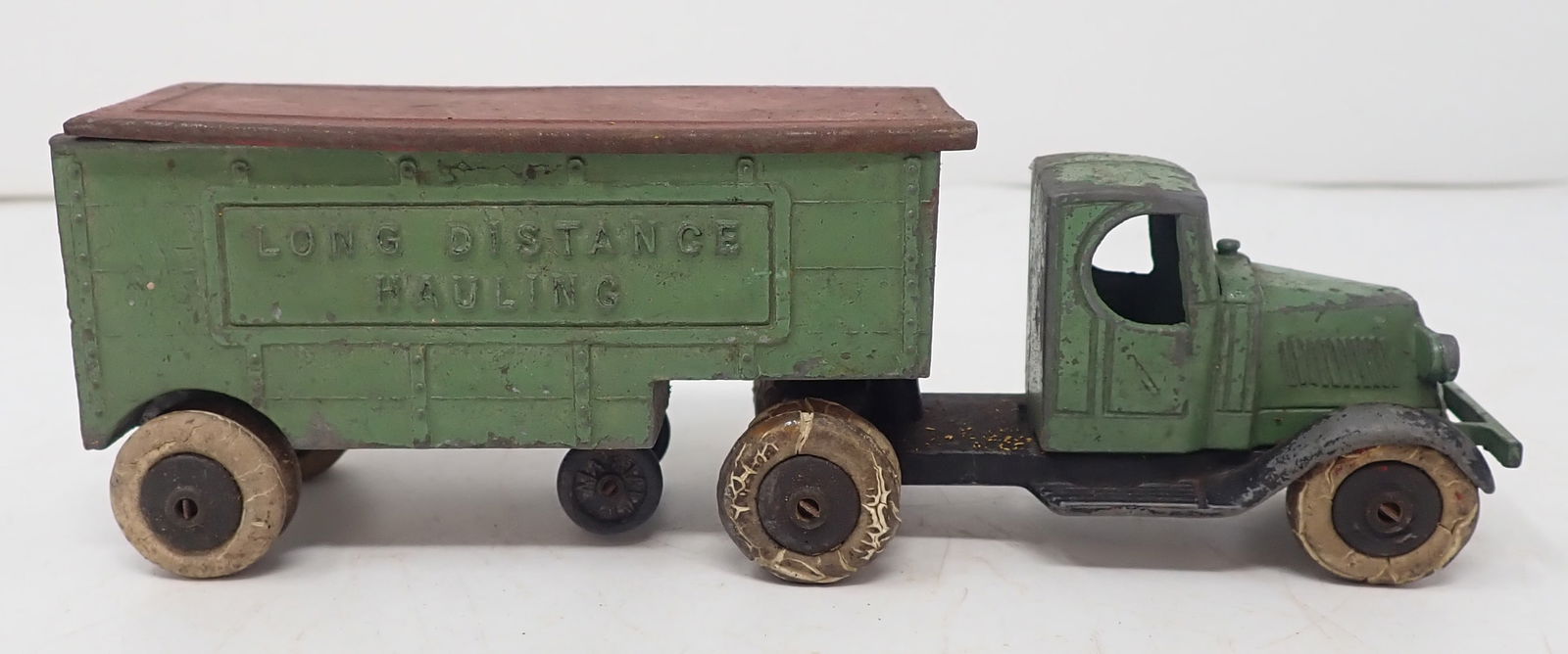 Tootsietoy Long Distance Hauling Tractor Trailer: Approx 5 1/2" long. Shipping available