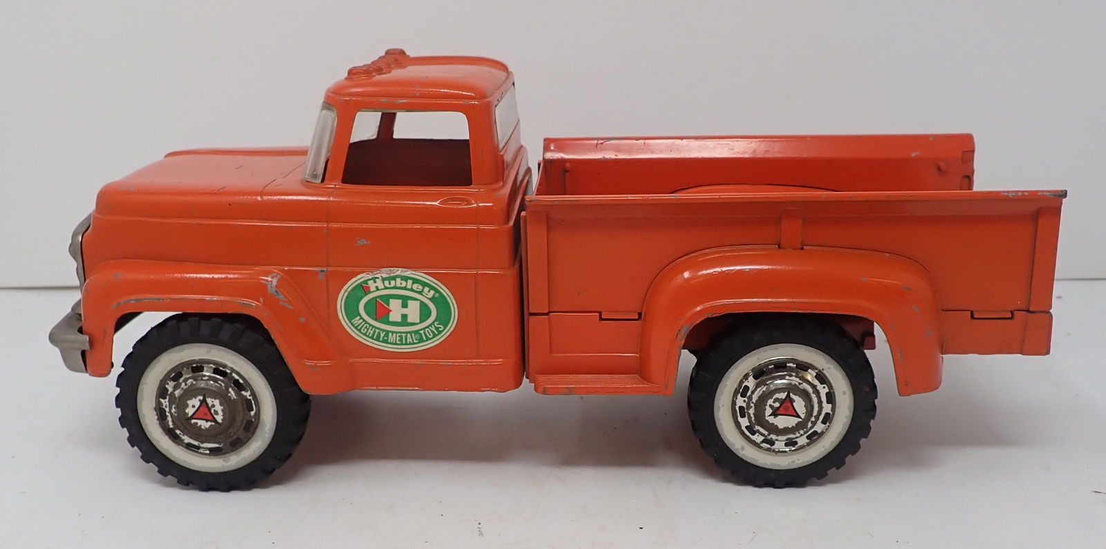 Hubley Pickup Truck: Apprx 12" long. Shipping available