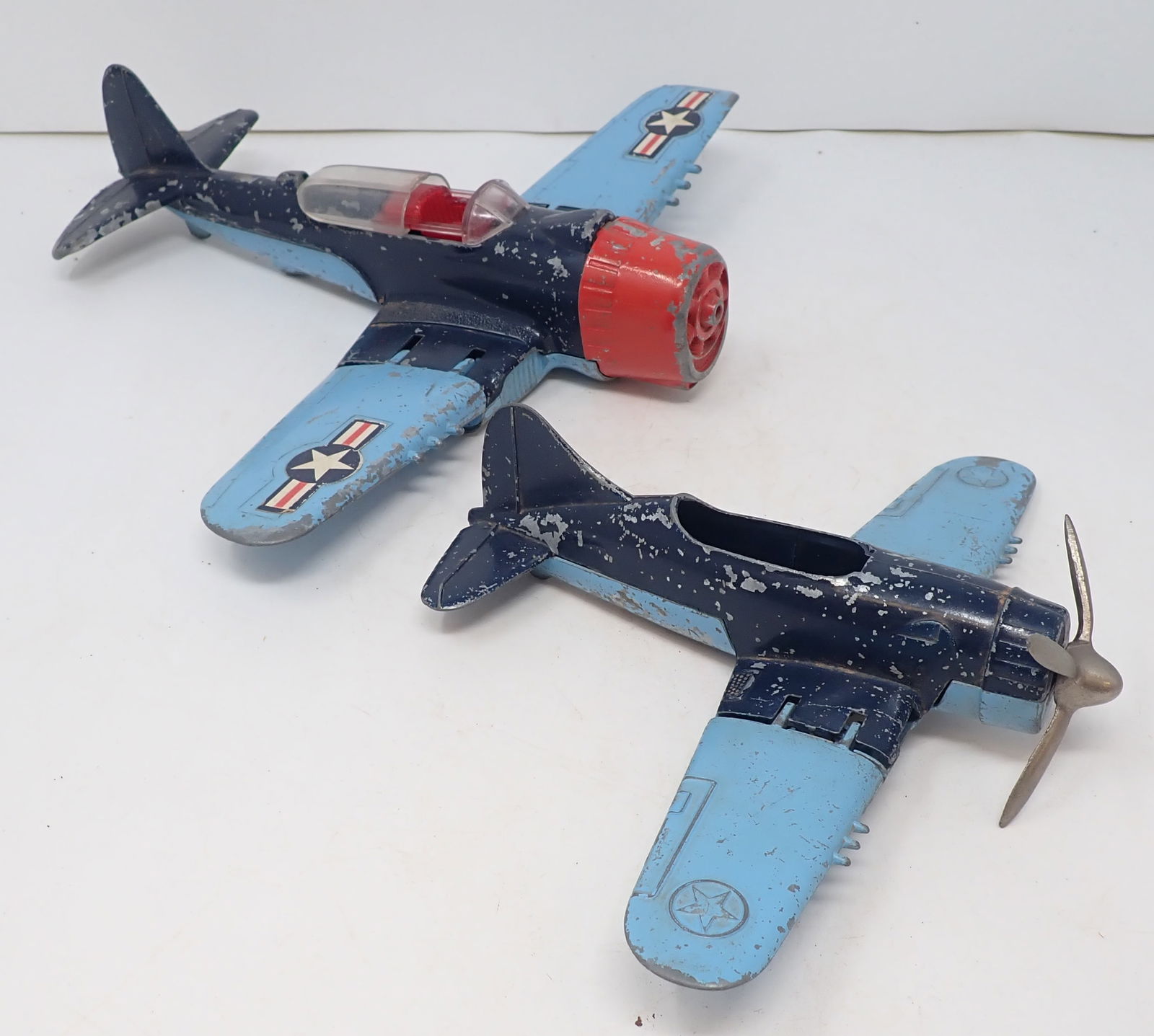 Hubley Airplanes: Largest is apprx 11" x 9 1/4". Shipping available