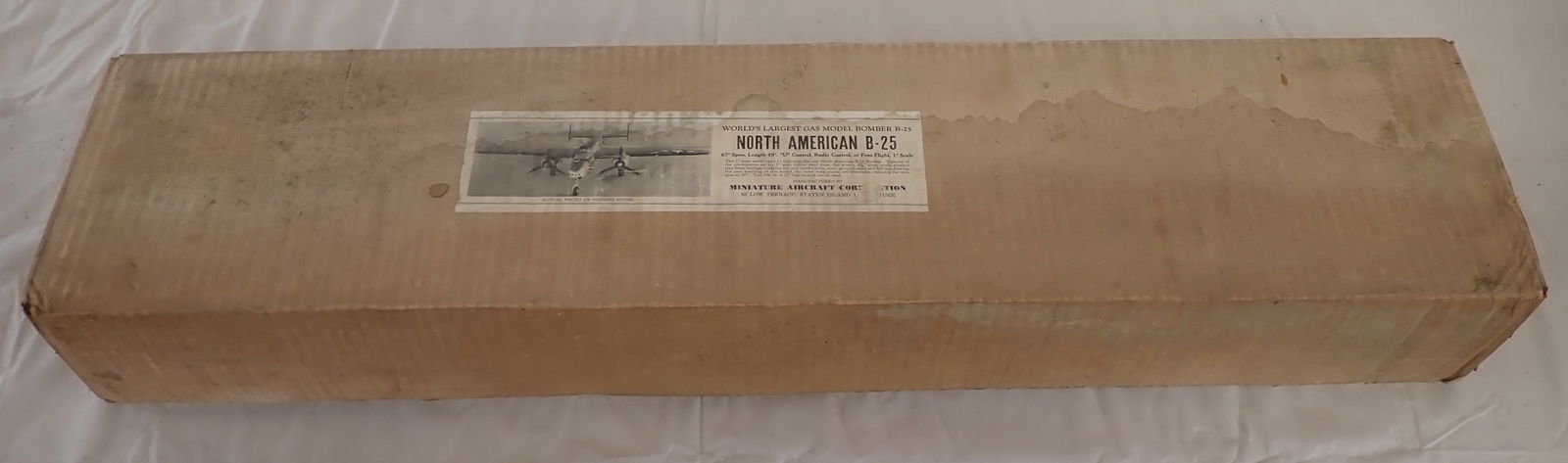 Miniature Aircraft North American B-25 Model Airplane (1 of 6)