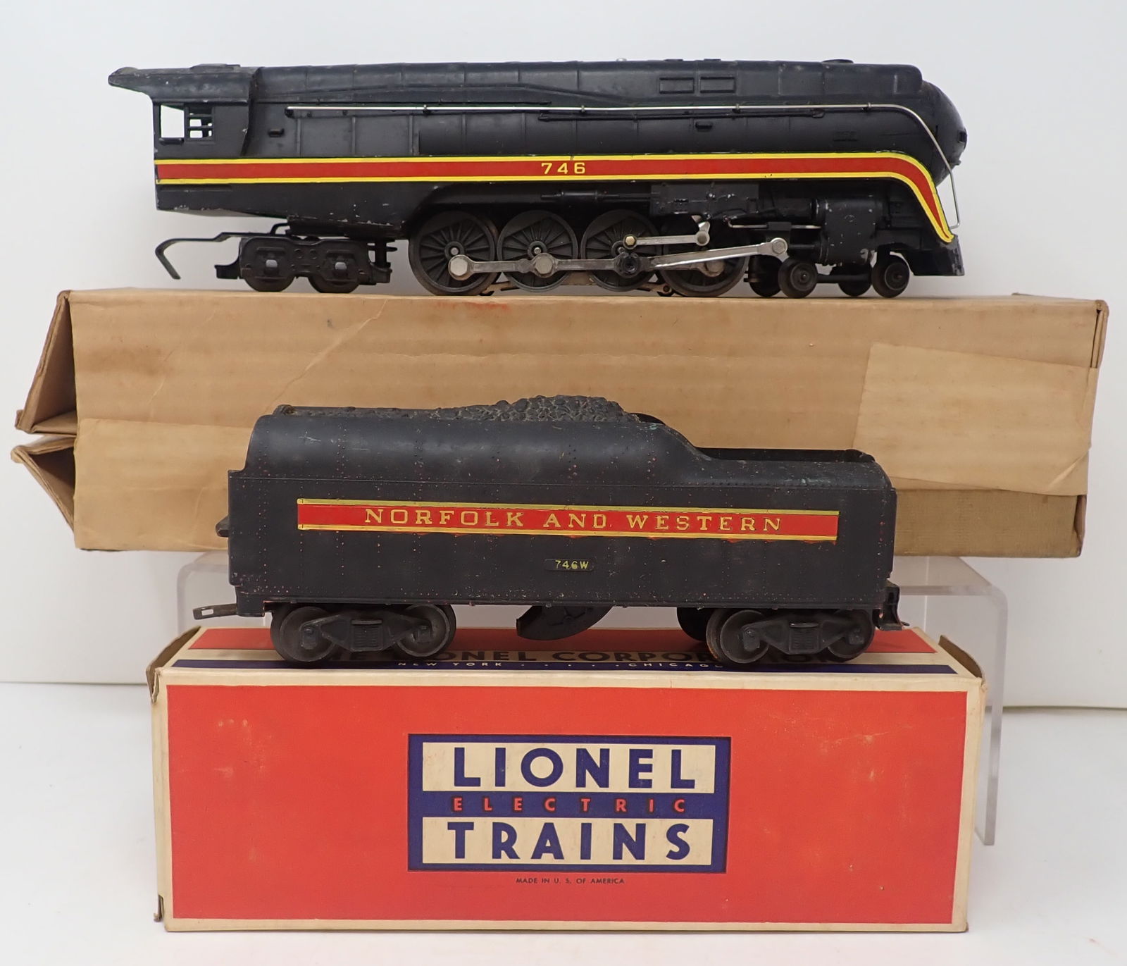 Lionel 746 Locomotive Norfolk Western Tender (1 of 8)
