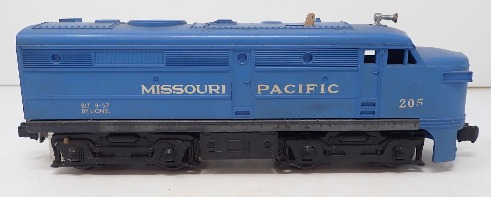 Lionel Missouri Pacific 205 Diesel Locomotive: Shipping available