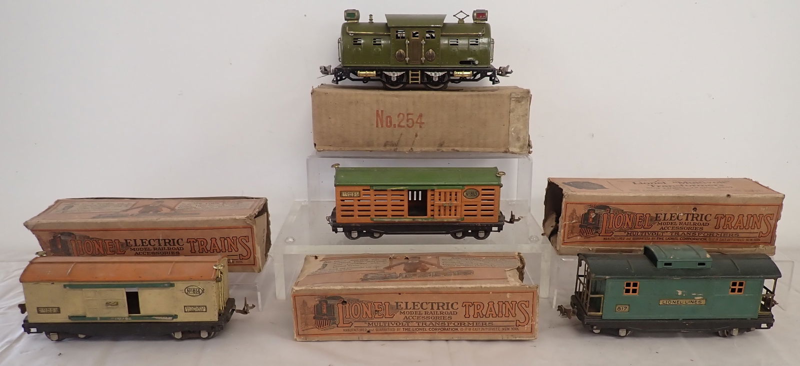 Lionel 254 Locomotive & Train Cars (1 of 10)