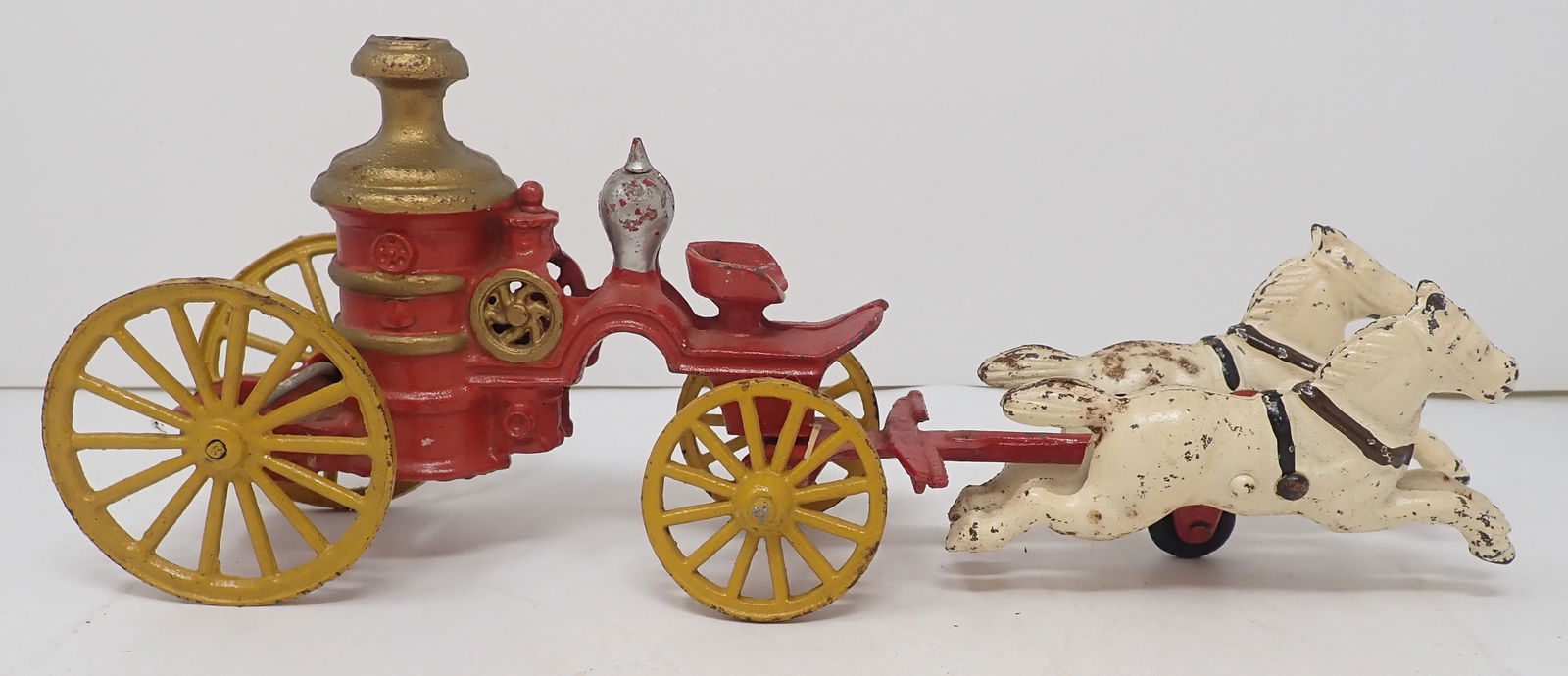 Cast Iron Horse Drawn Fire Engine (1 of 3)