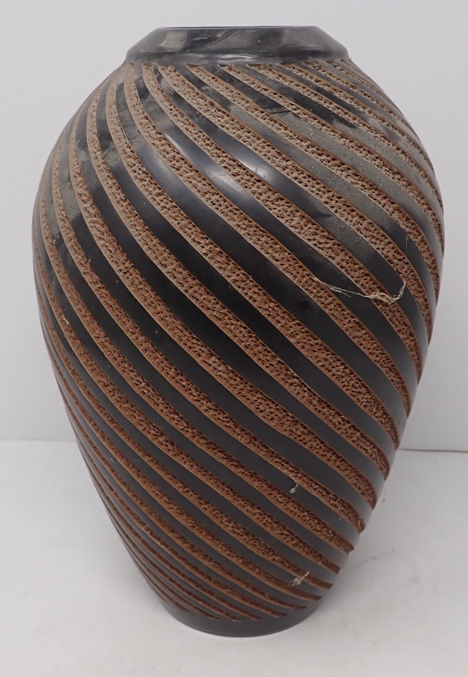 Roger Calero Nicaraguan Pottery Vase: Apprx 6" in diameter and 10 1/2" tall. Shipping available