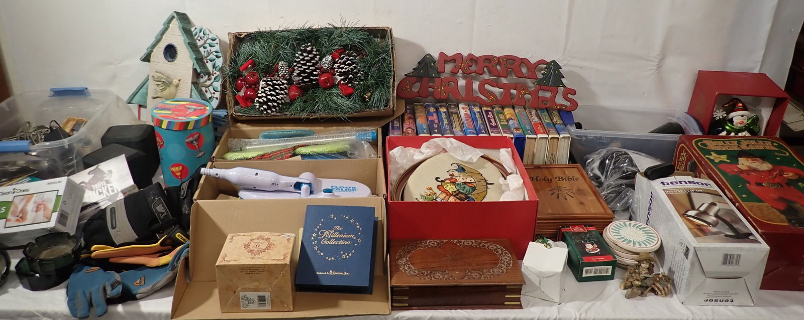 Table Contents: Must take all ! No in house shipping !