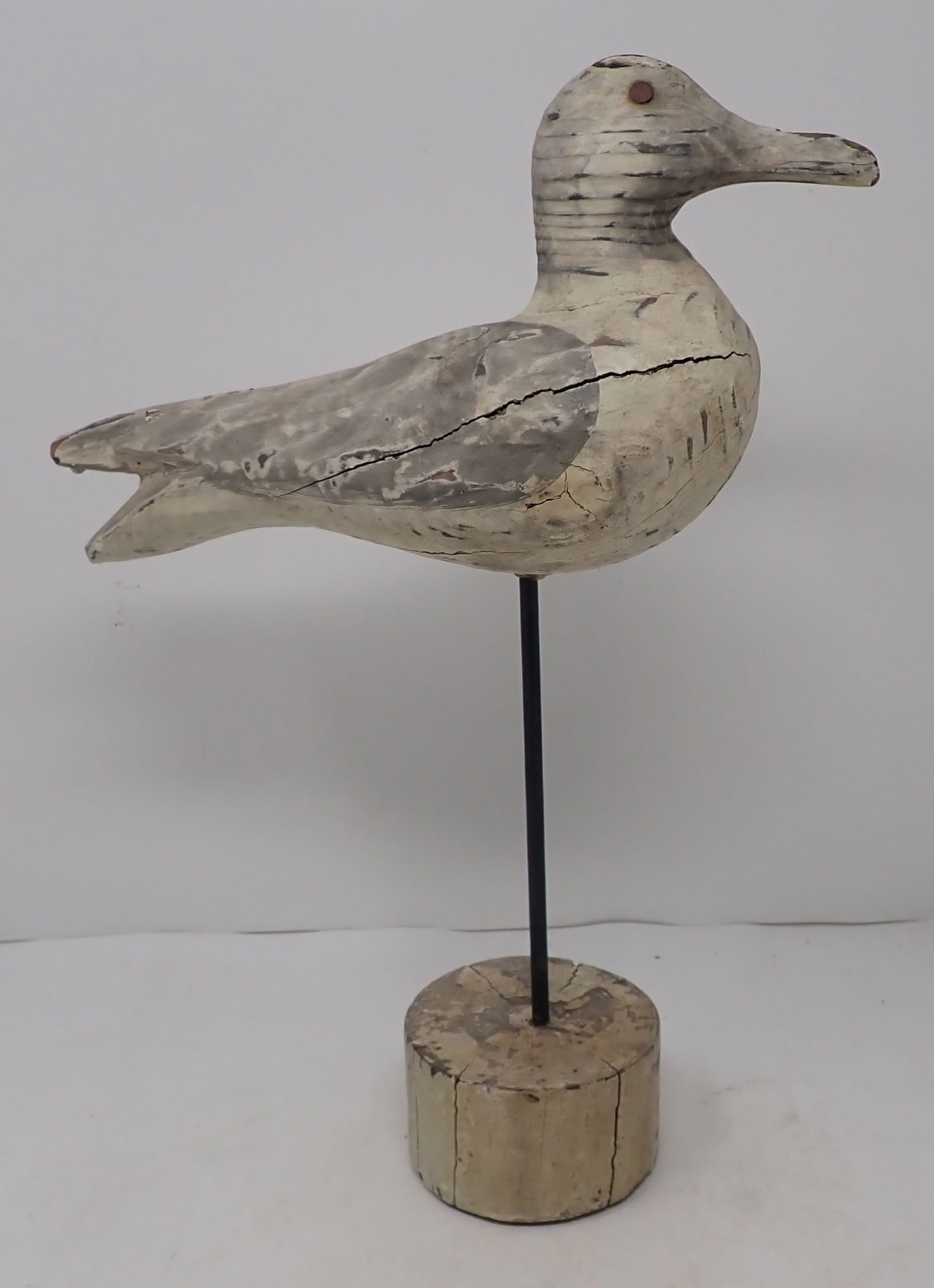Seagull Carving: Apprx 13 1/4" tall. Shipping available