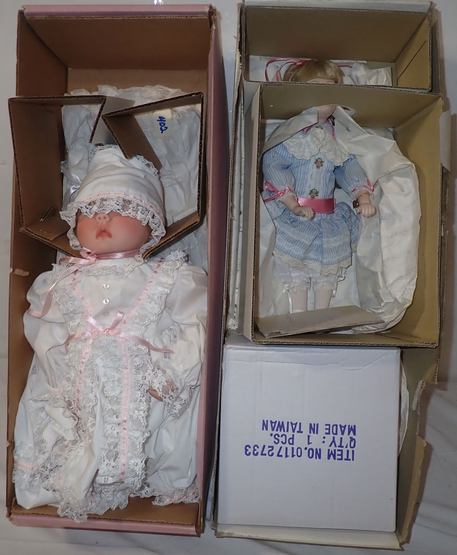 Jennifer Esteban & Lee Middleton Dolls: Baby doll is apprx 16". Shipping available