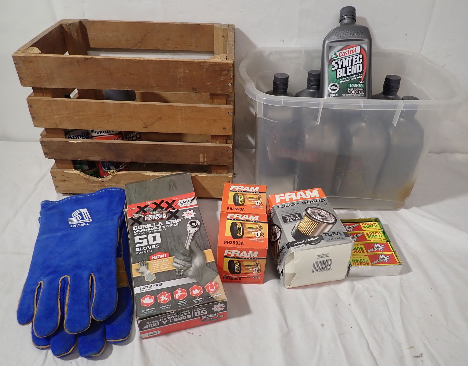 8 Quarts Castrol 10w30 Oil & Misc: Must take all ! No in house shipping !