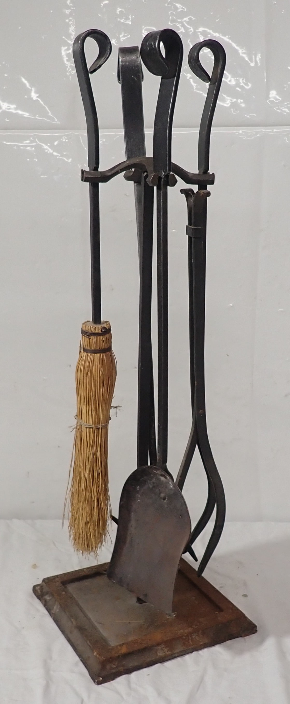 Pilgrim Wrought Iron Fireplace Set: Apprx 29" tall. No in house shipping !