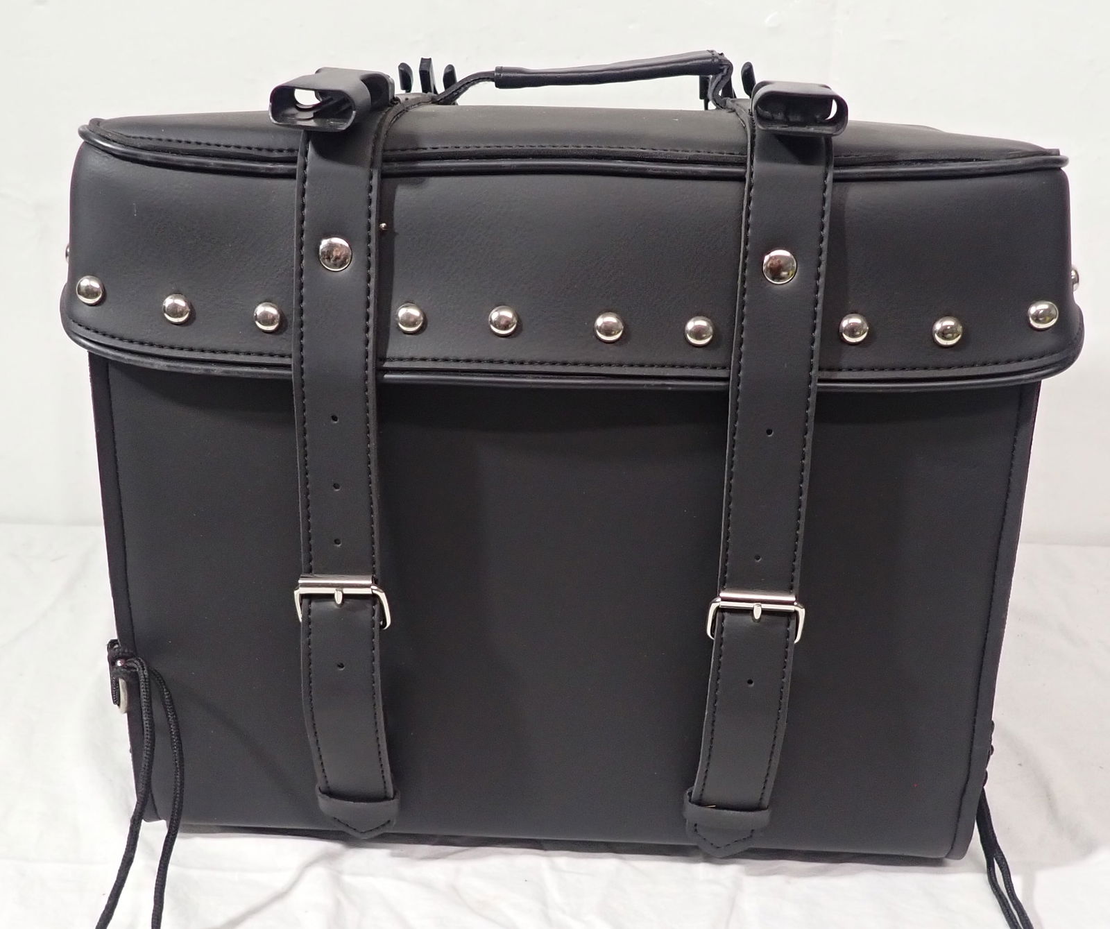 3 Wilsons Leather Bags: Largest is approx 10 1/2" x 16" X 13" tall. Shipping available