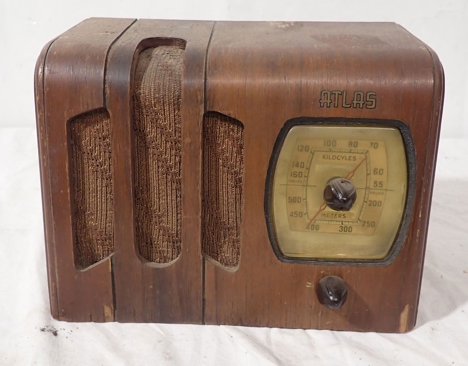 Atlas Radio: 7" x 9" x 5" - Shipping available