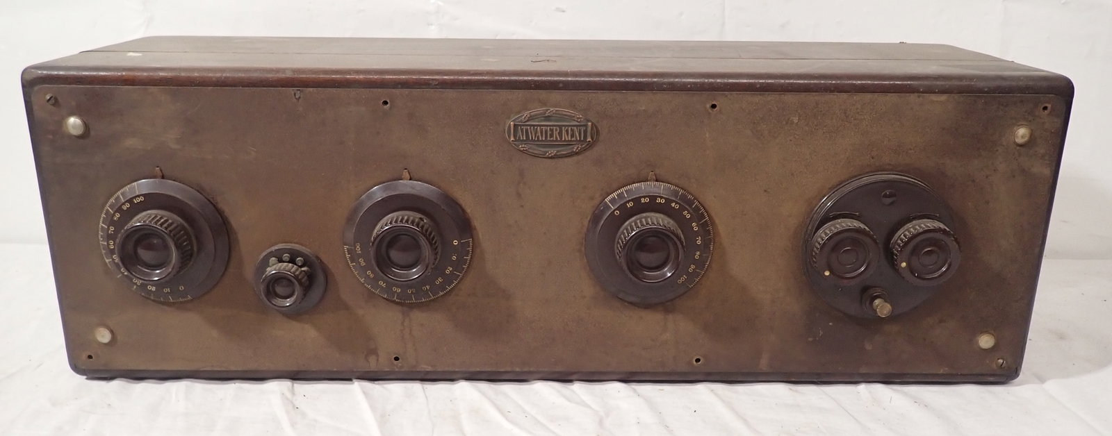 Atwater Kent Model 20: Missing tubes 9" x 26" x 8"- Shipping available ($20 handling charge, plus postage)