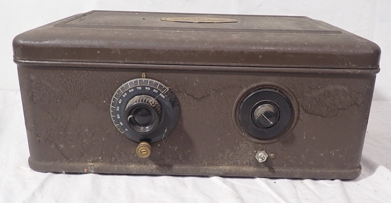 Atwater Kent Radio Model 40: 7" x 17" x 10" no tubes - Shipping available