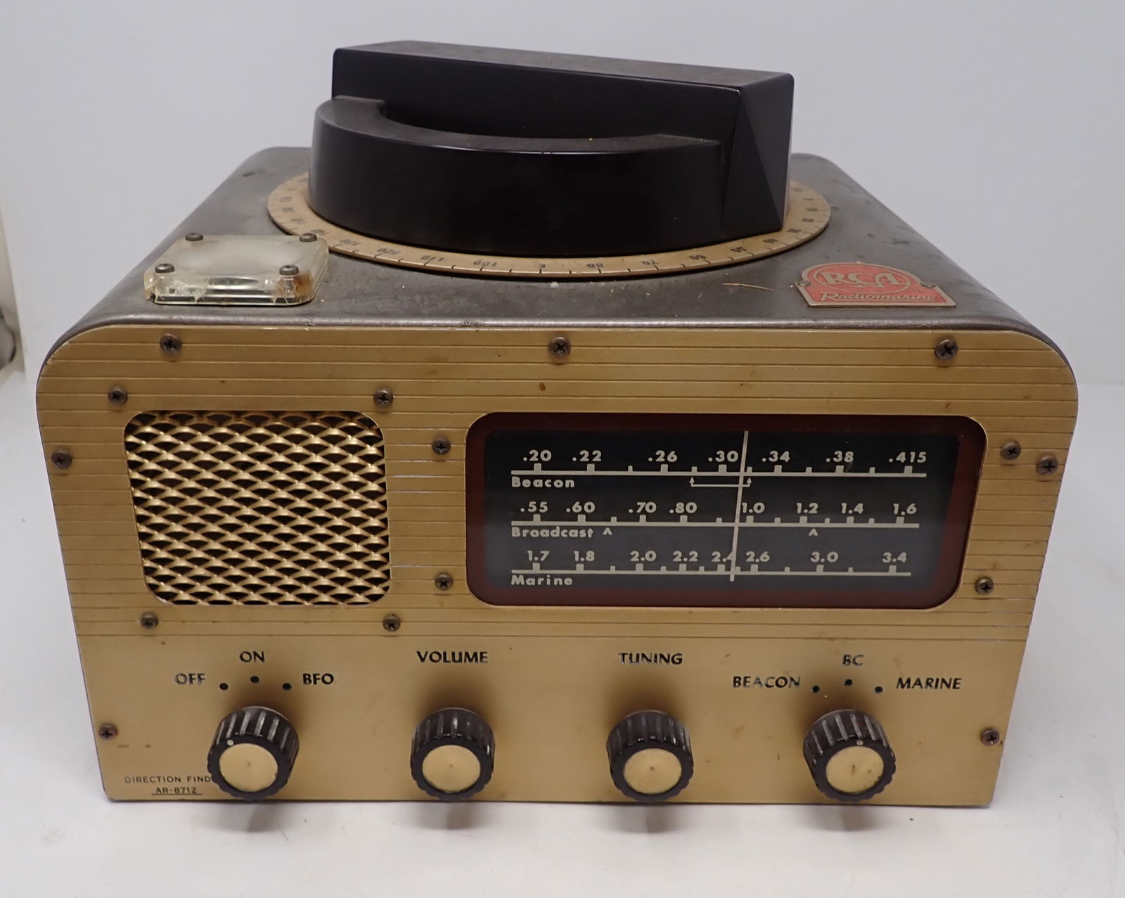 RCA Radio Marine Model AR-8712 (1 of 4)