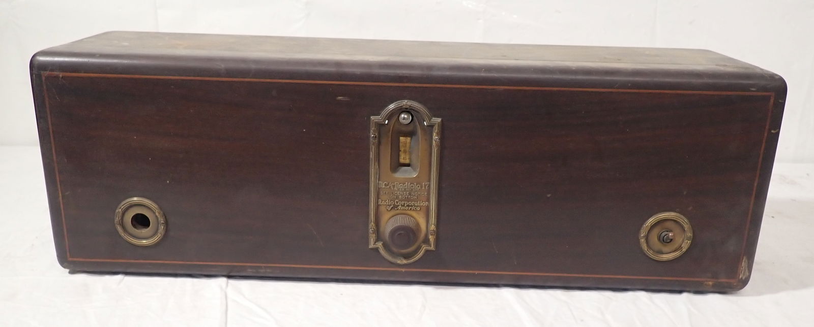 RCA-Radiola 17 Radio: Missing tubes, 27" x 8" x 9" - No in house shipping
