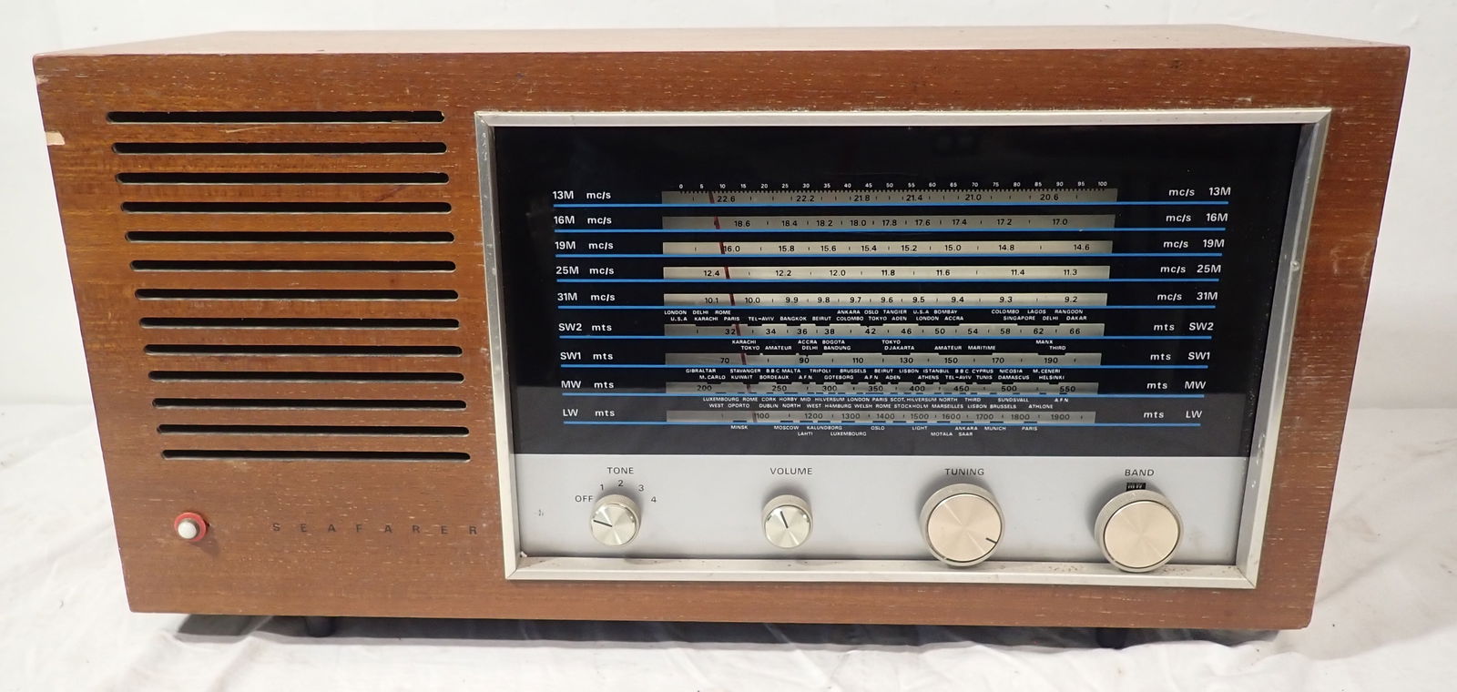 Seafarer PYE Model 1112 Radio: Shipping available ($25 handling charge, plus postage)