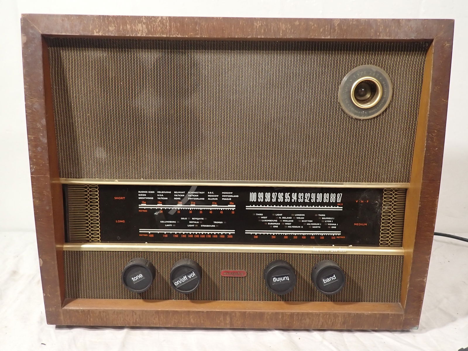 Murphy Type 242 Short Wave Radio: 17" x 21" x 7"