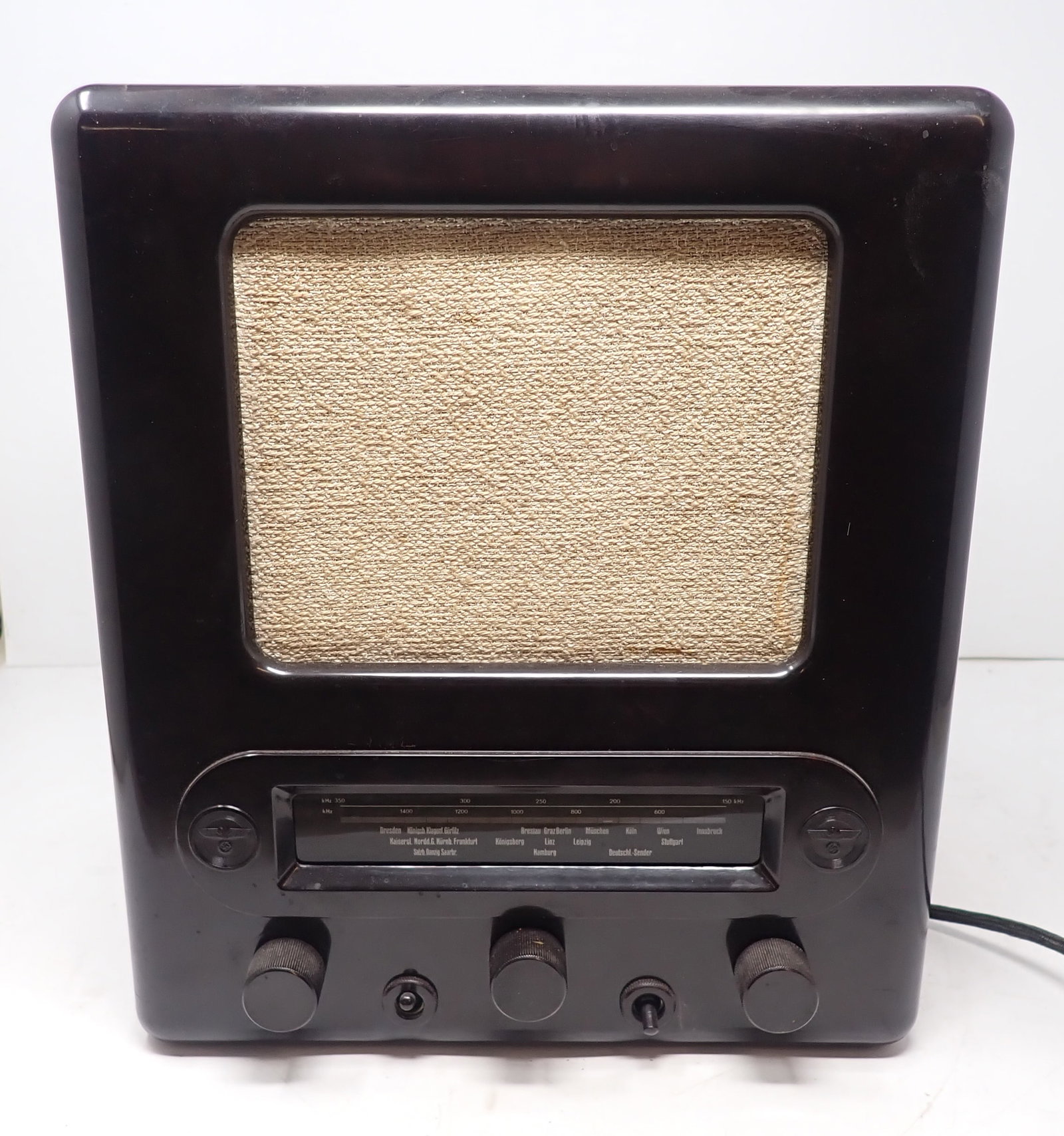 SABA Radio VE301 Dyn: 11" x 7" x 12" - Shipping available