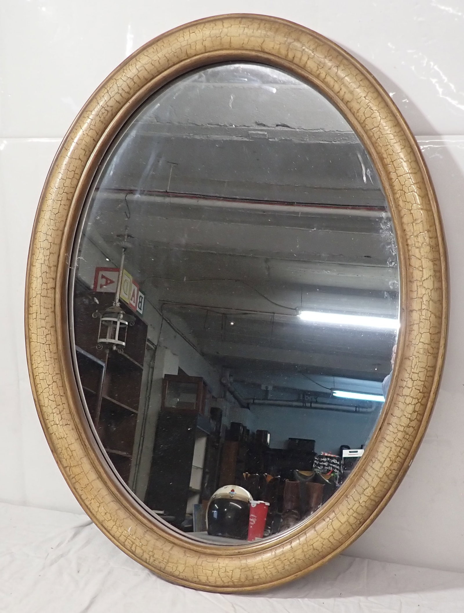 Oval Decorator Wall Mirror: Apprx 24 3/4" x 32 1/2". No in house shipping !