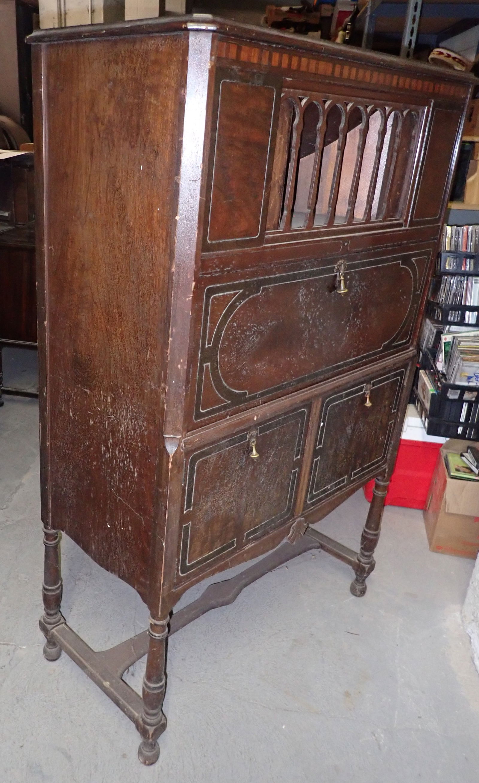 Empty Floor Model Case - 6