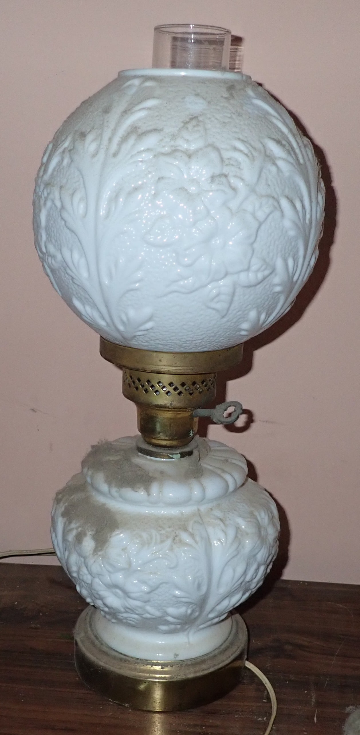 Table Lamp: Approx 19" tall. Shipping available ($25 handling charge, plus postage)