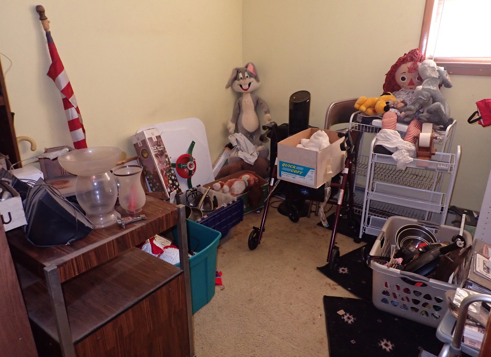 Room Contents: Take what you want and leave the rest ! No in house shipping !