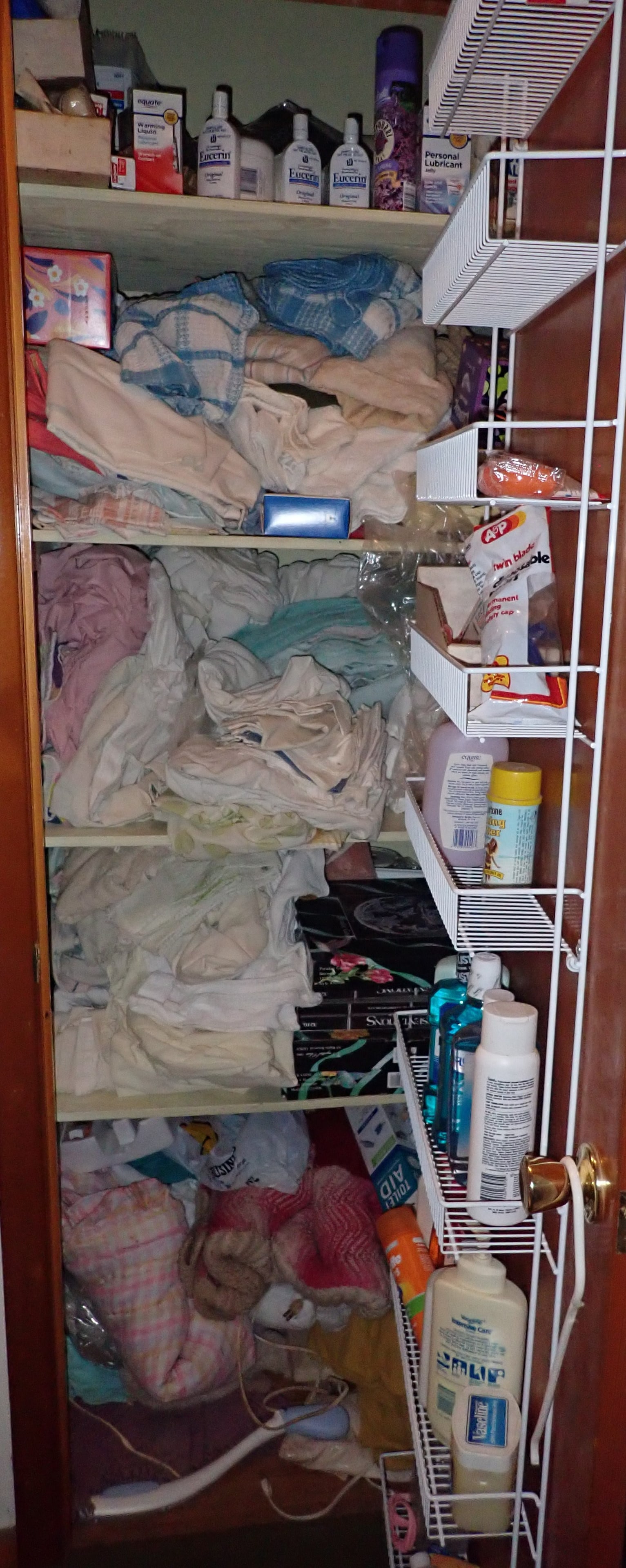 Closet Contents: Take what you want and leave the rest ! No in house shipping !