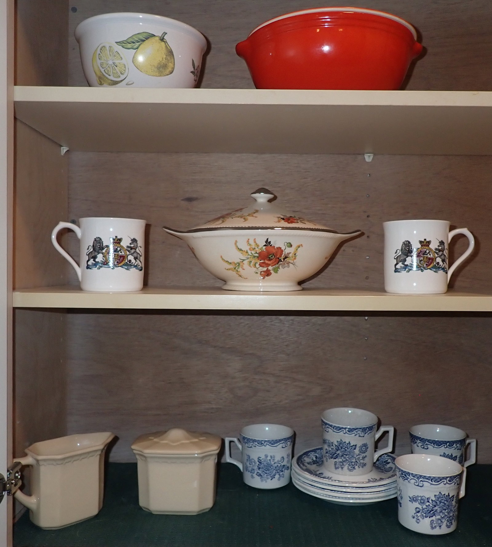 Syracuse Creamer Sugar, Kensington Cups/Saucers , & Misc: No in house shipping !