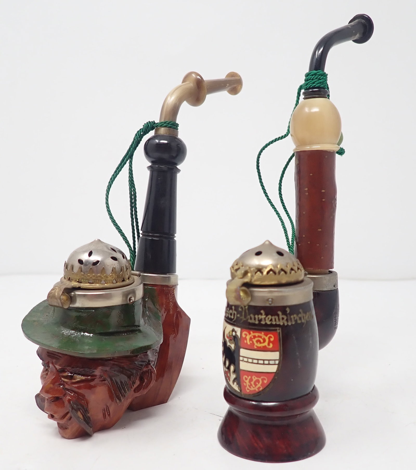 2 Bruvere German Pipes: Apprx 5 1/4" long. Shipping available