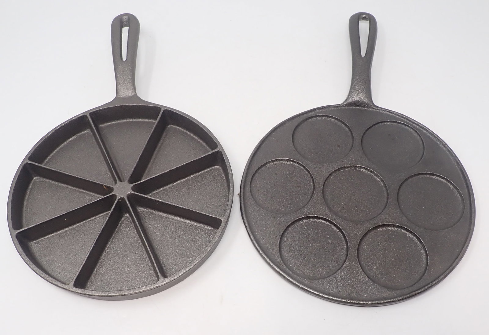 Cast Iron Corn Bread Skillet & Norpro Plett Pan (1 of 2)