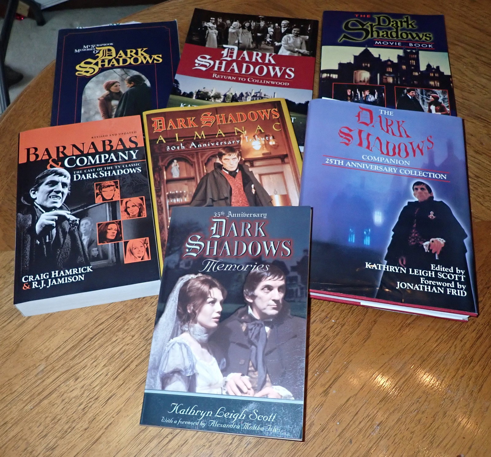 Dark Shadows Books: Shipping available