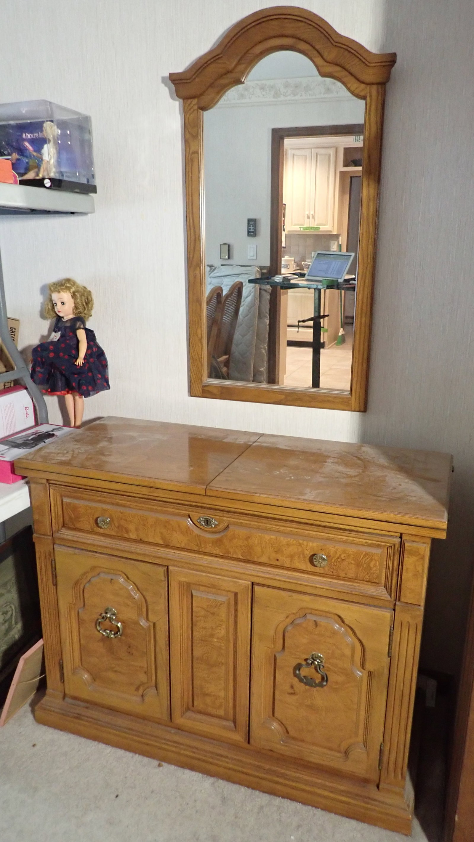 Thomasville Server & Mirror: Pick up AFTER 1pm only. Server is apprx 17 1/2" x 41" x 31 1/2" tall. Includes all items pictured in server. Must take all ! Bring proper help to remove. No in house shipping !