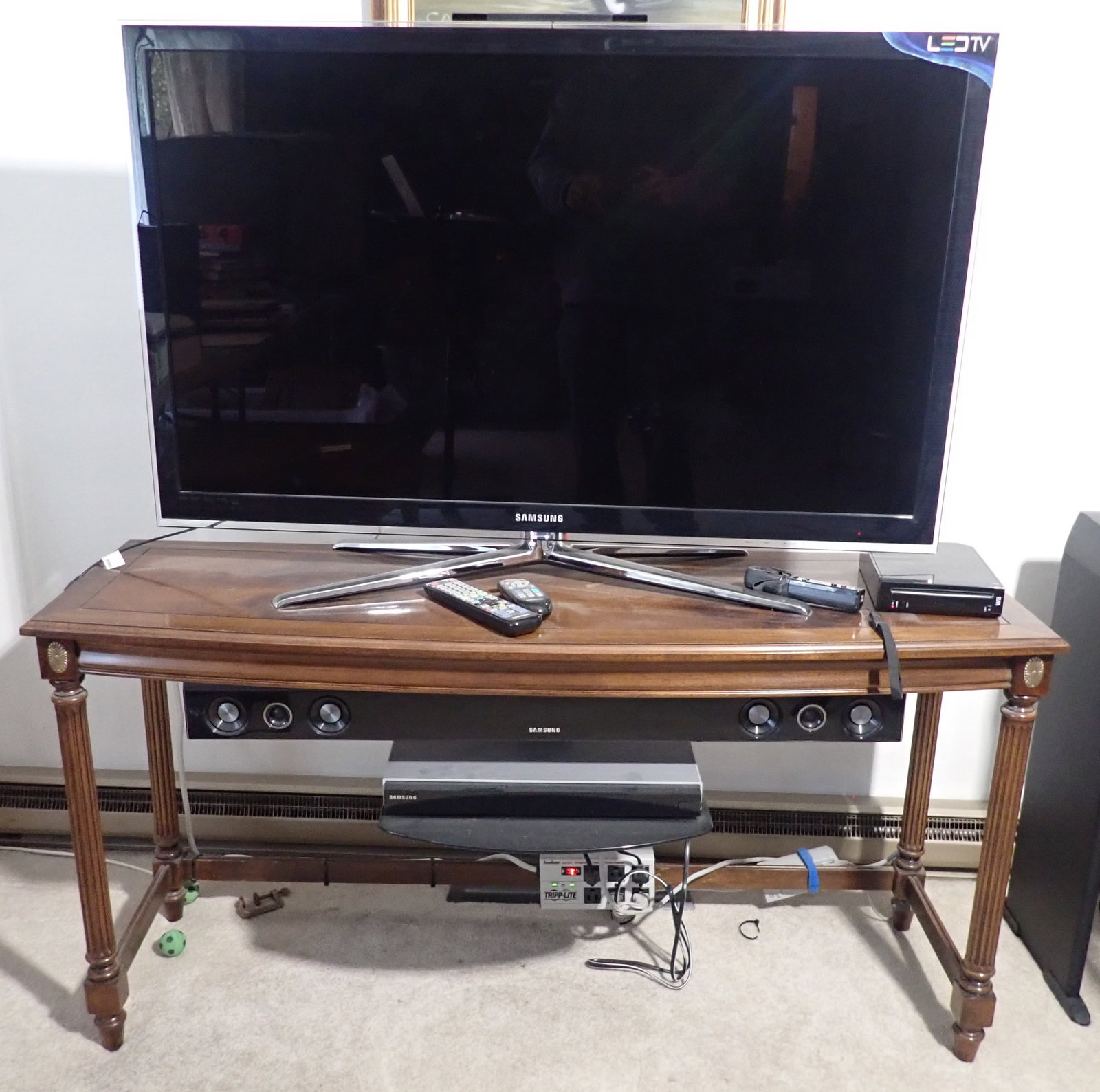 Samsung 46" TV , Sound System, Wii , & Console Table (1 of 4)
