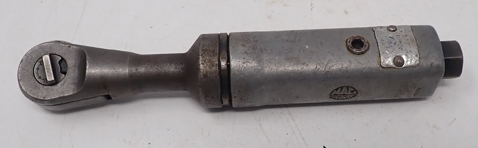 Mac 1/4" Drive Pneumatic Rachet Wrench: Apprx 7 1/2" total length. Shipping available