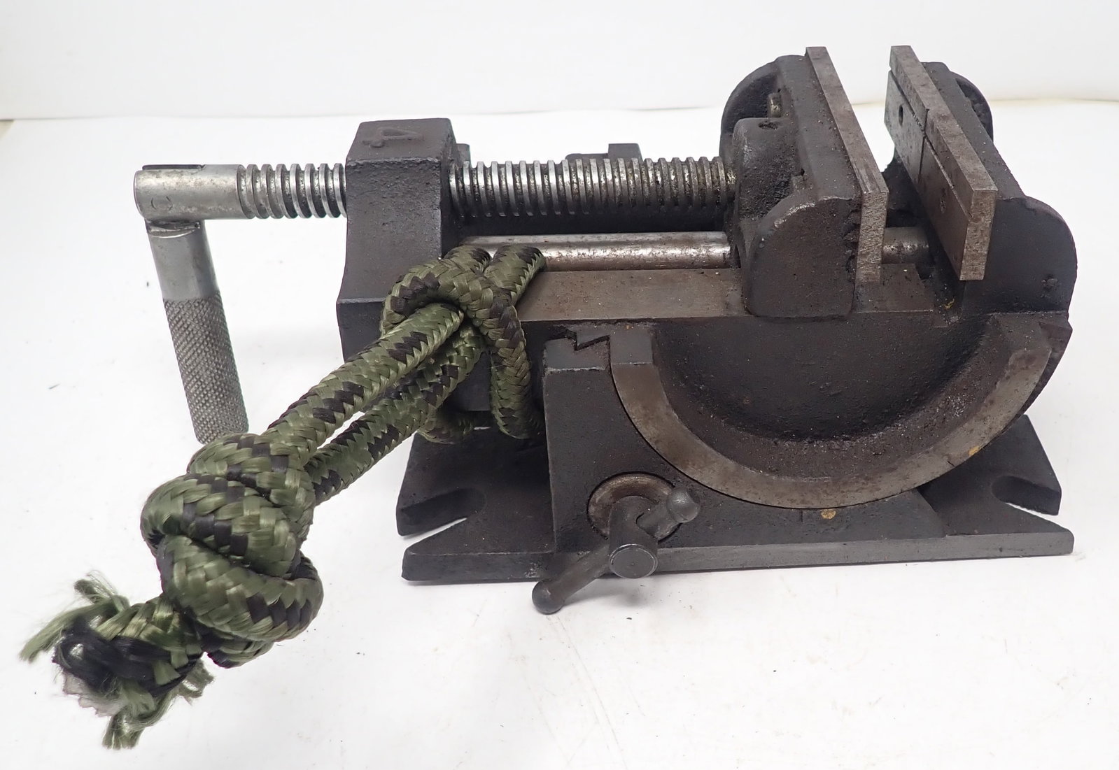 Machinist Vise w/ 4" Jaws (1 of 4)